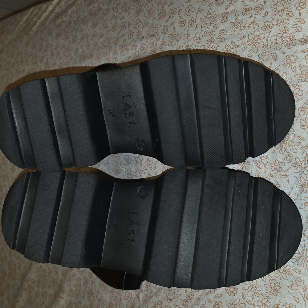 LÄSTShane Black Front Zip Leather Boots - Picture 9 of 13